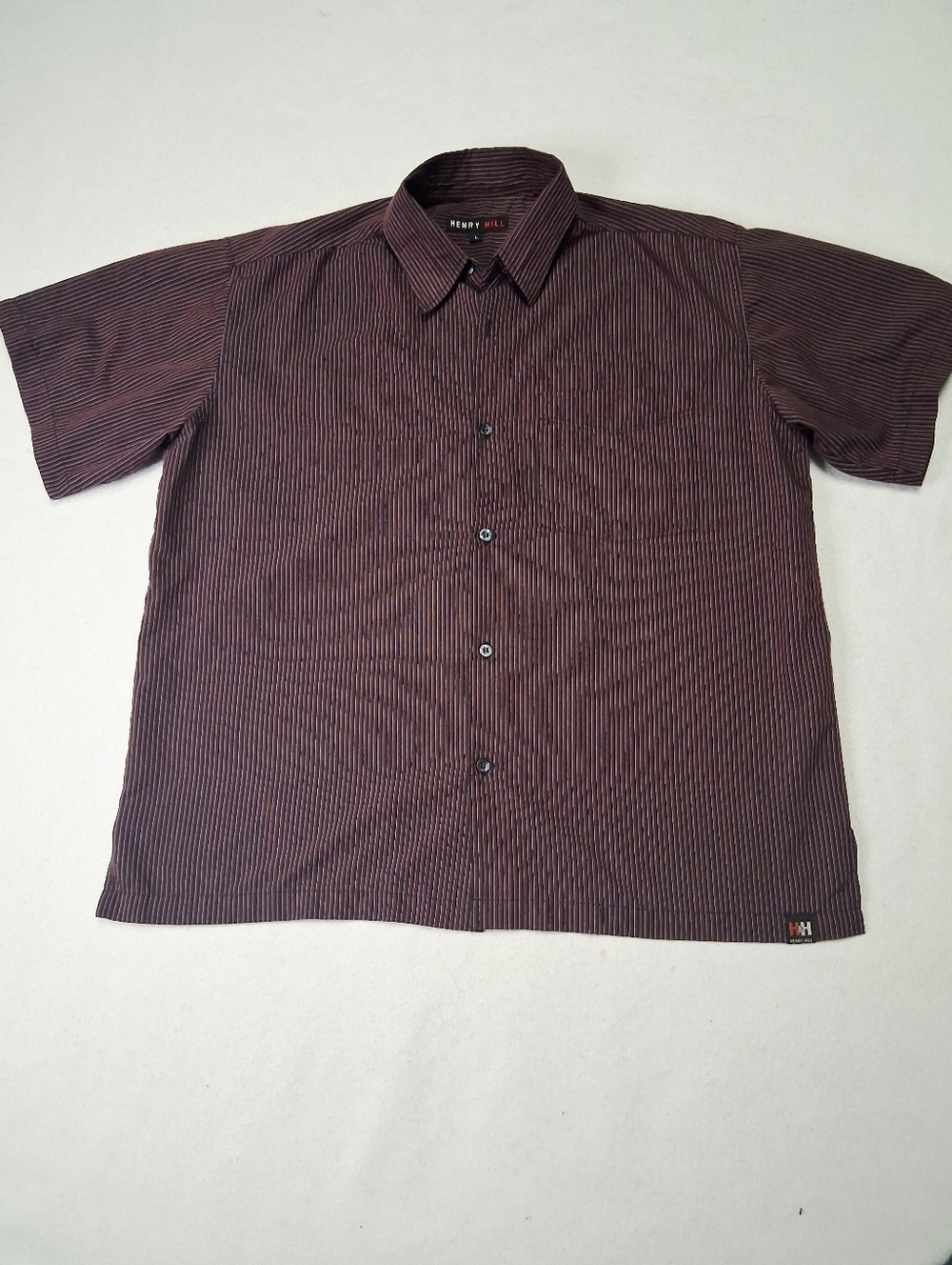 Henry Hill Short-Sleeve Button-Down Shirt in Maroon Stripe